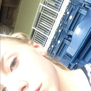 Meet your Posher, Alexis